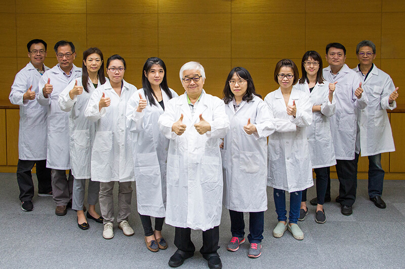 柏諦研發團隊由醫學、藥師、生物科技、生物細胞、微生物檢驗等全方位專業領域專家組成，持續精進漢方精研技術